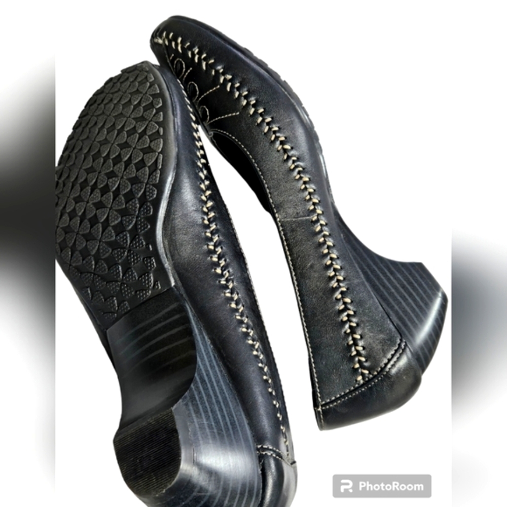 Bass Elena Womens Slip-on Leather Shoes, 9. Cutouts and Embroidery. - Picture 9 of 10